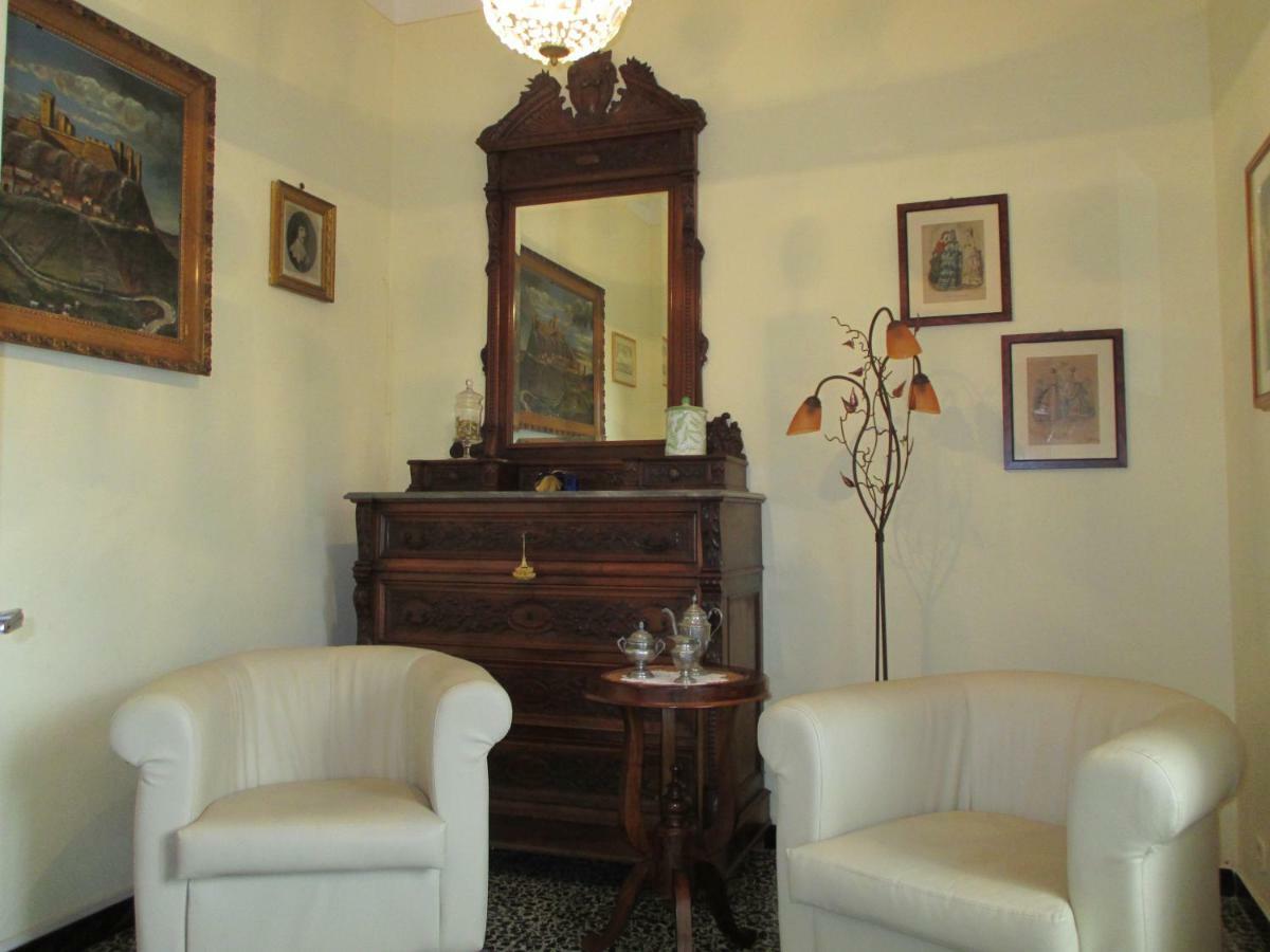 ラディコーファニ Casa Della Piazzaヴィラ エクステリア 写真