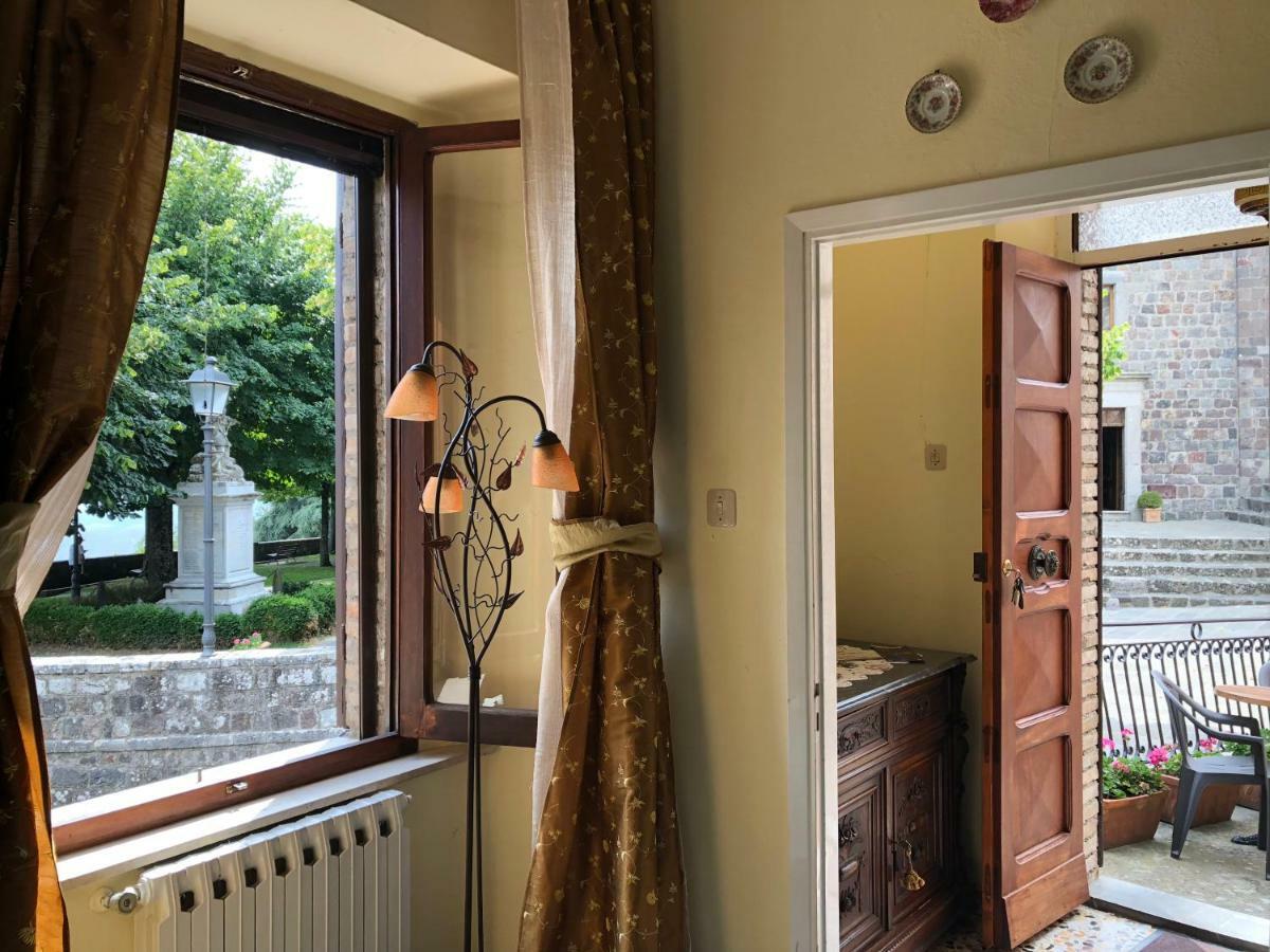 ラディコーファニ Casa Della Piazzaヴィラ エクステリア 写真